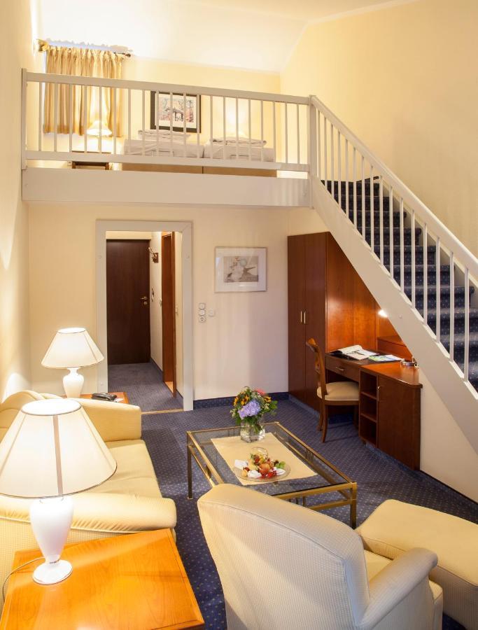 Hotel Hofmark باد بيرنباخ المظهر الخارجي الصورة