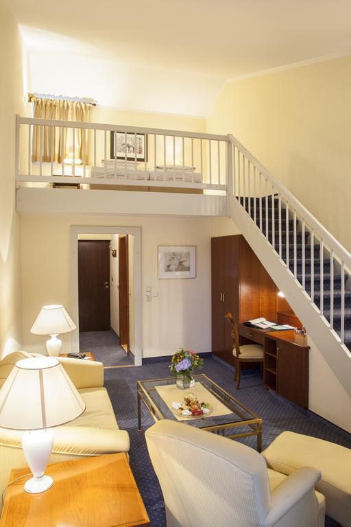 Hotel Hofmark باد بيرنباخ المظهر الخارجي الصورة